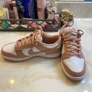 Nike dunks low